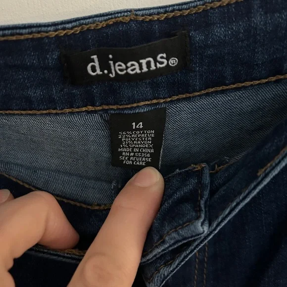 D. Jeans Straight Leg 14 - Picture 3 of 4